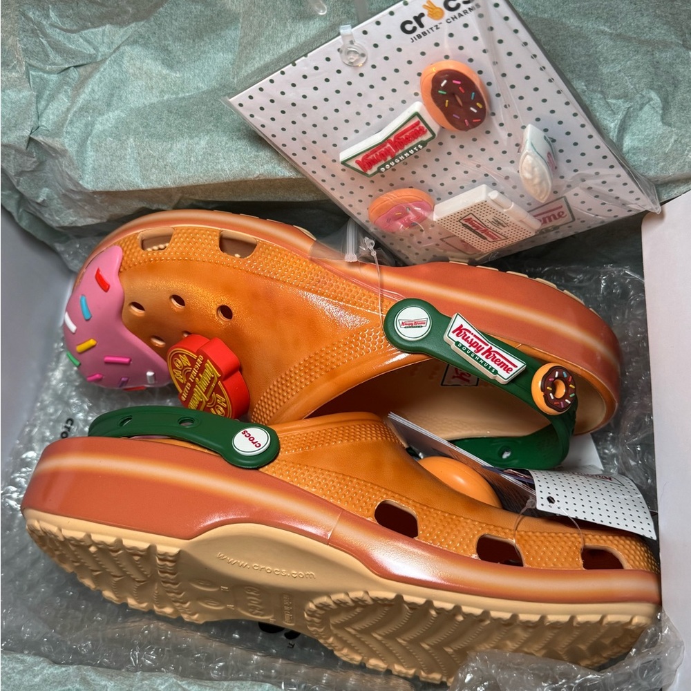 Crocs x Krispy Kreme Classic Clog – Limited Edition - Picture 2 of 16